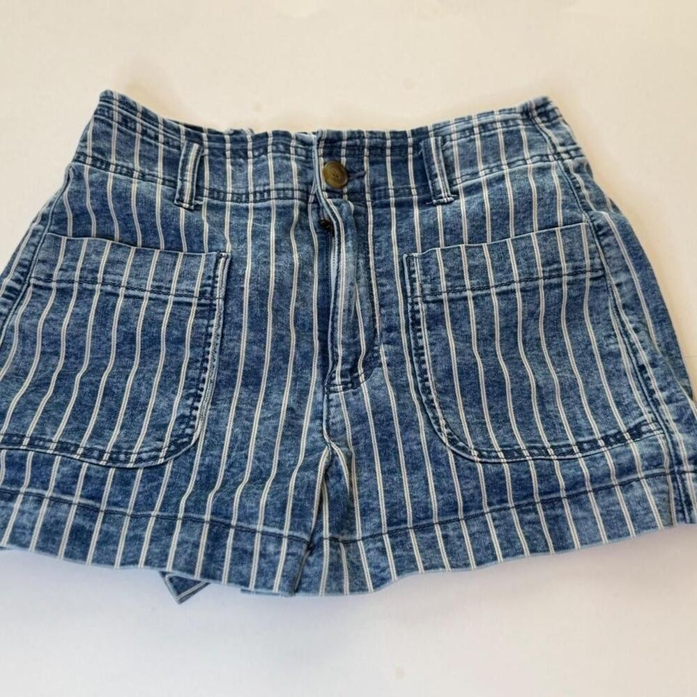 American Eagle Denim Shorts Womens Size 2 Blue Striped High Rise Utility Pockets